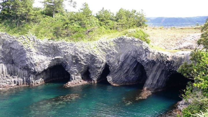 Nanatsugama Caves