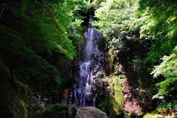 Kiyomizu Falls