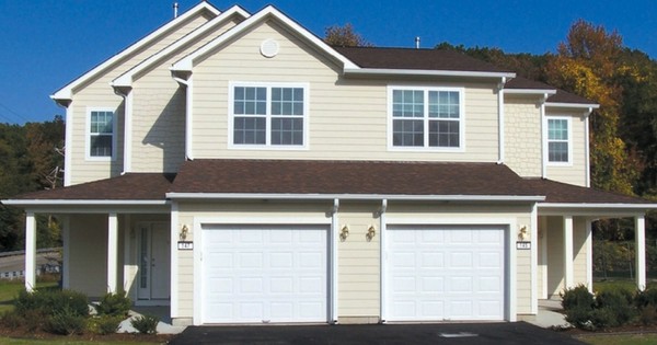Bachelor Housing - NSB New London