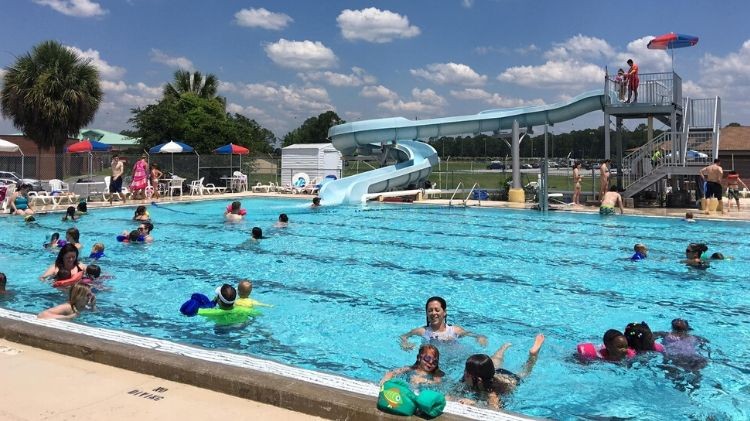 Corkan Outdoor Swimming Pool - Fort Stewart