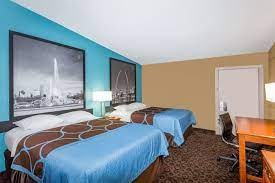 Super 8 by Wyndham Belleville IL/St. Louis Area
