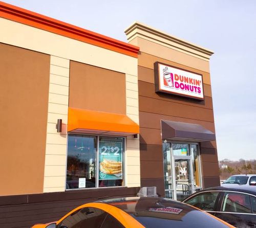 Yokosuka - Baskin & Robbins/Dunkin Donuts