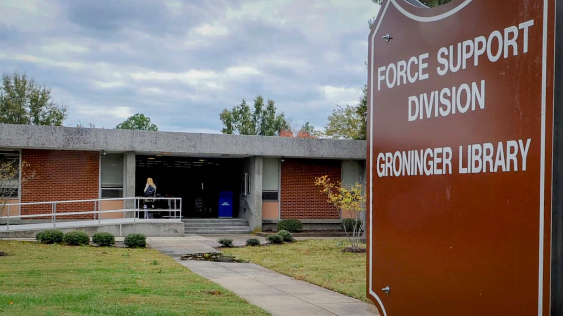 Fort Eustis Library