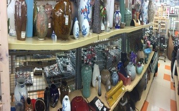 Momo's Antique